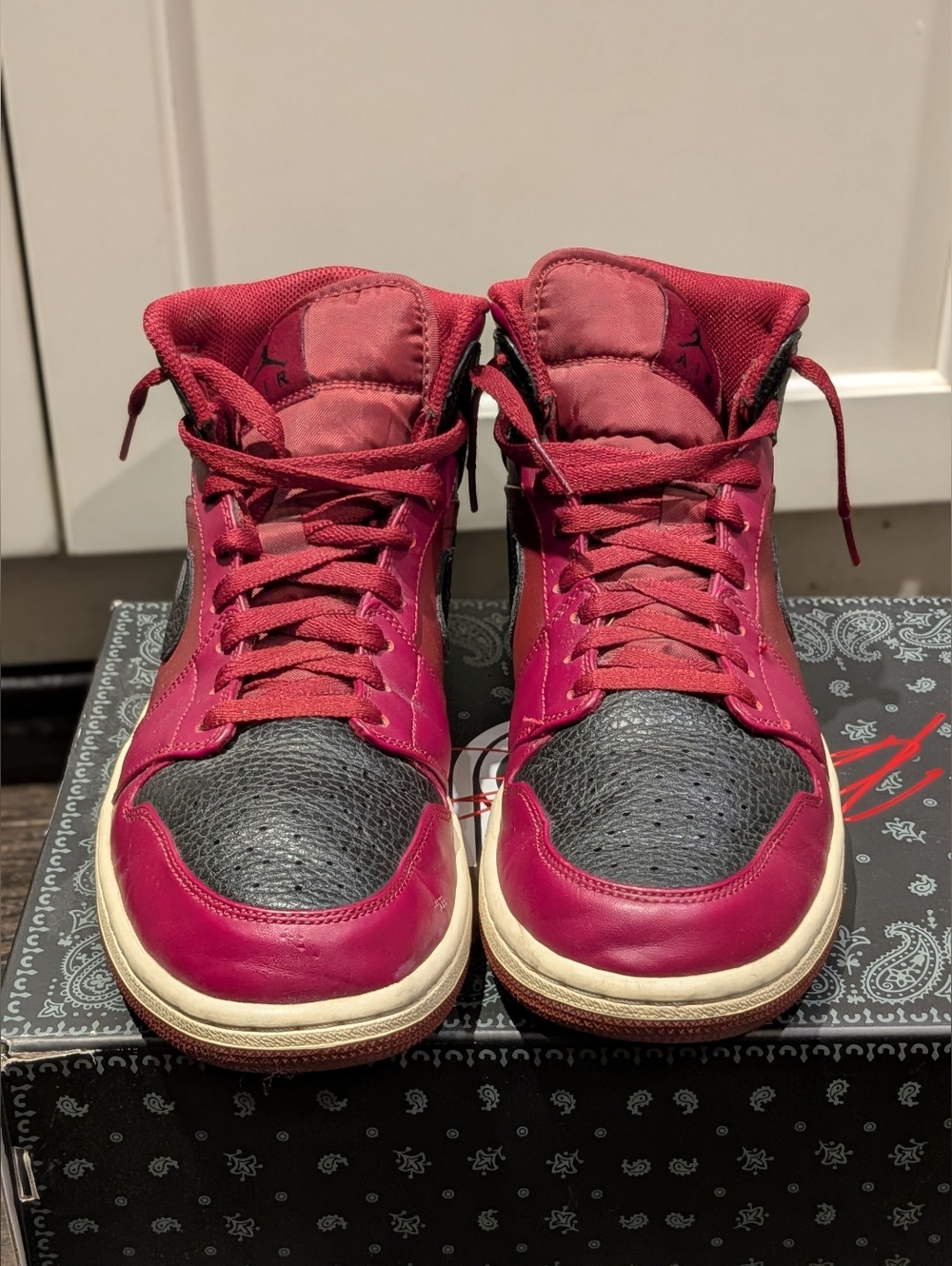 Nike Men's Jordan 1 Mid "Reverse Banned" Shoes